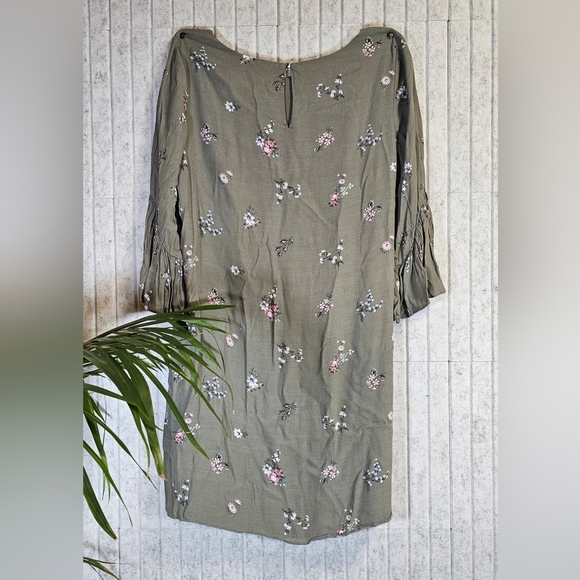 Vince Camuto Olive Green Floral Print Dress Size 8 Ruched Sleeve - Picture 2 of 2